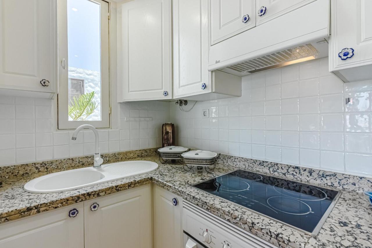 Apartment Apart America - 150 Meters From The Beach, Free Wi-Fi อาโรนา ภายนอก รูปภาพ